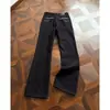 Estilo americano de rua, jeans branco lavado, bordado de quatro listras em largura estreita, especialmente desenhado com um leve bootcut para alongar as pernas, versátil para o dia a dia e para ir ao trabalho.