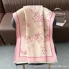 Bufanda jacquard de doble cara estilo japonés y coreano con pequeñas flores, imitación cachemir, versátil para otoño e invierno, chal cálido para mujer