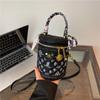 2026 Nuevo Bolso Cubo de Alta Gama Bordado Transfronterizo con Bordado Intrincado, Bolso de Mano Versátil, Bolso de Hombro y Bolso Cruzado