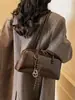 Bolso tipo almohada Retro de gran capacidad, nuevo y moderno para el invierno 2025 para mujer, Bolso de mano elegante para ir al trabajo, Bolso de axila, Bolso de hombro