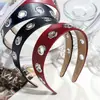 Moda Europea y Americana Elegante Diadema de Cuero de Ala Ancha Estilo Punk Moda de Corte Metálico Accesorios Versátiles para el Cabello para Mujeres al Salir