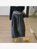 Traje de moda estilo coreano para mujer, nueva colección otoño 2026, top sin hombros con estampado de letras + chaleco + falda de cintura alta conjunto de tres piezas