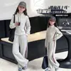 Conjunto de Outono para Meninas 2026 Novo Top de Meio Zíper Infantil Calça Larga Casual Conjunto Duas Peças Listrado para Esportes