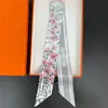 Pañuelo de Seda Twill de Hangzhou Pequeño Largo Nueva Letra Moda Combinable Banda para el Cabello Pañuelo Estilo Occidental Decorativo Combinación Camisa
