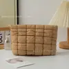 Bolsa Acolchoada de Algodão Xadrez Bordada Feita à Mão no Etsy, Bolsa Tote Elegante de Ombro Único, Bolsa Pequena Versátil da Moda, Estilo Ins