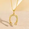 Collar de Herradura Cruzada de Amazon para Mujer Chapado en Cobre Dorado Circonita Microincrustada Diseño de Moda Personalizable Colgante Versátil en Forma de U
