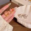 Pendientes Minimalistas Irregulares en Forma de C para Mujer, Pendientes de Diseño Sencillo de Nicho, Pendientes Versátiles de Moda para Commuter al por Mayor