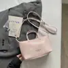 Nuevo Bolso Boston de Lujo con Patrón Tejido 2026 para Mujer, Bolso de Hombro Cruzado de Alta Gama para el Trabajo con Diseño Único