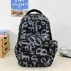 Mochila de Ombro Duplo com Estampa Completa de Letras em Inglês Americano Estilo Streetwear Moderno e Descolado Mochila Escolar para Alunos do Ensino Médio Mochila para Aula/Viagem Curta Masculina