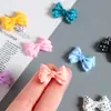Pajarita de Puntos Ondulados Mate Resina Lazo Accesorios Pequeños Hecho a Mano DIY Pegamento de Crema Pegatina para Refrigerador Agujero Hebilla de Zapato Joyería