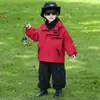 Jaqueta corta-vento infantil Outono 2026 Nova Estilosa Streetwear de Bebê Crianças com Capuz Corta-vento Superior Tendência