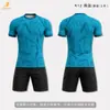 Uniformes de futebol feitos sob medida, incluindo camisas de treino de manga curta para times escolares, jaquetas de manga longa para clubes e camisas sublimadas, disponíveis para atacado.