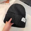 Chapéu Feminino 2025 Novo Chapéu de Lã de Inverno Revelando o Rosto Pequeno Recheado Chapéu Frio Grande Circunferência da Cabeça Chapéu Quente de Tricô Chapéu de Proteção para as Orelhas