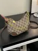 Estilo Novo Outono 2025 Transfronteiriço Simples Retrô Moda Bolsa para Mãe de Meia-Idade Bolsa de Ombro Transversal com Estampa Bolsa Feminina Tendência