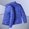 Liquidación de temporada Chaqueta ligera de plumón Talla mediana y grande para hombre Chaqueta de plumón ultraligera con capucha extragrande y cuello alto Chaqueta de plumón ultraligera