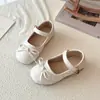 Zapatos Pequeños de Piel para Niñas con Lazo 2026 Otoño Nuevas Llegadas Zapatos Casuales para Bebés Niñas Niños Pequeños Dulces y Bebés Zapatos de Una Sola Pieza de Princesa