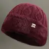 Invierno Nuevo Estilo Sombrero de Lana para Mujer Sombrero para Personas de Mediana Edad y Mayores Cálido Plus Terciopelo Engrosado Sombrero de Punto Estilo Mamá Impermeable de Algodón