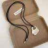 Nuevo Collar con Colgante de Cordón de Cuero Sensación de Alta Gama Estilo Largo Estilo Ins Cadena para la Clavícula Sentido de Diseño de Nicho Collar de Lujo Ligero Venta al por Mayor