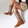Novas botas Martin bordadas botas de salto médio grosso botas de celebridade da internet Botas de cavaleiro botas curtas Botas de cowboy ocidental 40-48 botas de comércio exterior