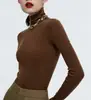 Suéter Fino Ajustado de Otoño Temprano 2024 Sin Presión Color Caramelo Cuello Alto Interior Sin Costuras Camiseta de Punto Base para Mujer