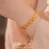 Pulsera de corazón cepillado con circonita chapada en oro real de 24 quilates, pulsera de nicho de lujo ligero de alta gama, joyería exquisita y elegante para mujer