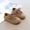Sapatos Infantis Estilo Coreano Meninas Birkenstock Retrô Novos Outono 2025 Sapatos de Menino Sola Macia Sapatos Casuais para Bebê