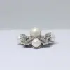 Fornecimento de Fábrica Transfronteiriço Europeu e Americano Oscar Atmosférico Retrô Flor Cruzada Contas de Concha de Luz Colorida Broche Totalmente Diamantado Corsage para Mulheres