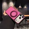 Adecuado para iPhone 18 Pro Max, funda de teléfono con soporte magnético de acabado mate, cubierta protectora con patrón de fibra de carbono para Apple 17