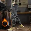 Colección nueva de invierno 2026: Pantalones casuales de forro polar estilo americano para hombre, con un diseño moderno, corte holgado, talla grande y tobillos cónicos