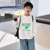 Camiseta de manga larga para niño, algodón puro, nueva colección de otoño 2026, top casual elegante para niños pequeños, camiseta básica para niños