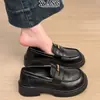 Mocassins de couro com sola grossa, de calçar, sola macia confortável, sapatos não cansativos para mulheres, sapatos casuais de couro pretos para o trabalho