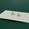 Pendientes de botón de cerámica populares estilo coreano para mujer, combinación fresca y versátil, pendientes pequeños para la semana, joyería, fuente de puesto callejero, nuevos