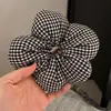 Acessório de Cabelo Flor de Pão Grande Atmosférico Estilo Coreano, Elástico de Cabelo para Mulheres, Cordão de Cabelo Doce e Sofisticado, Scrunchie Estilo Férias