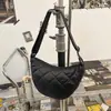 Bolsa de Senso de Alta Qualidade Feminina Grande Capacidade 2024 Novo Estilo Simples Bolsa de Ombro Transversal de Tecido de Nylon Acolchoada Romboidal Bolsa de Bolinho