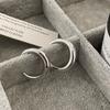 Aretes de Aro de Metal Estilo Frío, Lujo Accesible, Alta Gama, Aretes Elegantes, Nuevo Estilo, Modernos, Versátiles y a la Moda