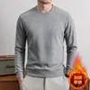 Moletom Yingao quente com forro de fleece e gola redonda para homens, nova peça básica casual de manga longa de cor sólida simples para o inverno