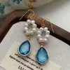 Pendientes Elegantes Retro de Cristal Azul y Perlas Naturales de Agua Dulce Hechos a Mano Diseño Elegante de Nicho de Alta Gama