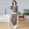 Sudadera con cuello de solapa de dos piezas falsas para mujeres de mediana edad y mayores, conjunto de dos piezas de manga larga, Otoño 2025, Talla grande, Traje deportivo para madre