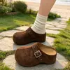 Mules estilo Birkenstock de suela gruesa y punta cerrada para mujer, nueva colección otoño 2026, con detalles de hebilla y remaches, diseño sin cordones para ponérselos fácilmente