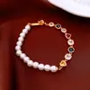 Pulsera Colgante Corazón con Perlas y Cuentas Chapada en Oro Real de 18K Pulsera Vintage Joyería Versátil Retro para Mujeres