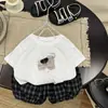 Roupa de Verão para Meninos 2026 Nova Estilosa Tendência Camiseta de Manga Curta e Calça para Bebê Roupas de Verão Infantis Moda Infantil