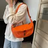 Bolsa de sillín impermeable de nailon ligera y simple, nueva, con múltiples bolsillos de solapa, para pantalones, deportes, ciclismo, casual, de un solo hombro, cruzada, estilo bolsa de albóndiga