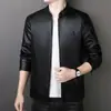 2026 Comercio Exterior Al por Mayor Primavera Otoño Estilo Coreano Moderno Atractivo Ajustado Chaqueta de Cuero PU para Hombre Chaqueta de Cuero para Hombres Jóvenes Ropa de Motocicleta Ropa de Abrigo