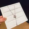 Collar con colgante de gota de agua de circón súper brillante estilo Ins, aretes, collar de lujo ligero, sensación de alta gama, accesorios para collar, accesorios de diseño nicho para mujer