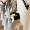 Bolso de Mano de Caja Simple de Nicho para Mujer 2025 Primavera y Verano Nuevo Estilo Coreano Bolso de Hombro de Moda Bolso de Moda de Alta Gama para Mujer