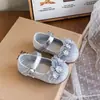 Zapatos de cuero estilo coreano para niños, nuevo modelo primavera y otoño 2026 para niñas, zapatos de princesa con mariposa de diamantes de imitación, elegantes zapatos de cristal sencillos para niñas