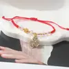Pulsera de Cuerda Roja con Amuletos de Trébol, Mariposa y Cristales, Pulsera Tejida Ajustable para Parejas y Estudiantes, Joyería de Año de Nacimiento