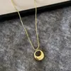 Collar largo geométrico francés, una pieza de alta gama y lujosa, nueva colección 2026, una popular cadena para la clavícula con un diseño único