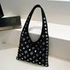 Bolsas Transfronterizas para Mujer, Nuevo Estilo Punk Tachonado Bolso Cubo de Gama Alta, Bolso de Hombro para Mujer Estilo Europeo y Americano