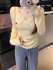 Suéter de Punto Fino para Otoño e Invierno con Bordado de Mariposa Retorcida y Cuello en V de Manga Larga para Mujer, Suéter Interior Dulce Delgado, Top Base